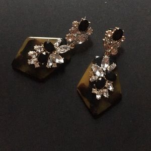 ANTHROPOLOGIE EARRINGS ||